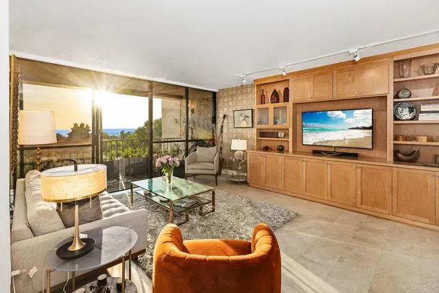 https://cdn.realtyfeed.com/cdn/127/306240343/45d4d39cbd16102a878cf96c3a444b26.webp