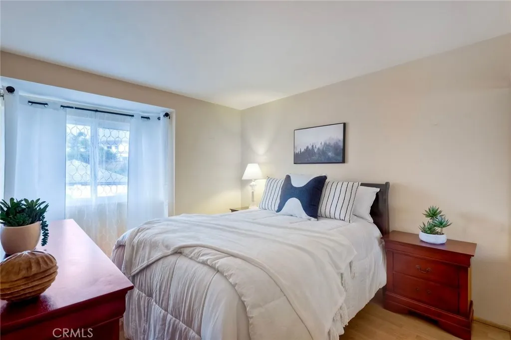 Photo #11: SW24166370 Listing: Photo #11