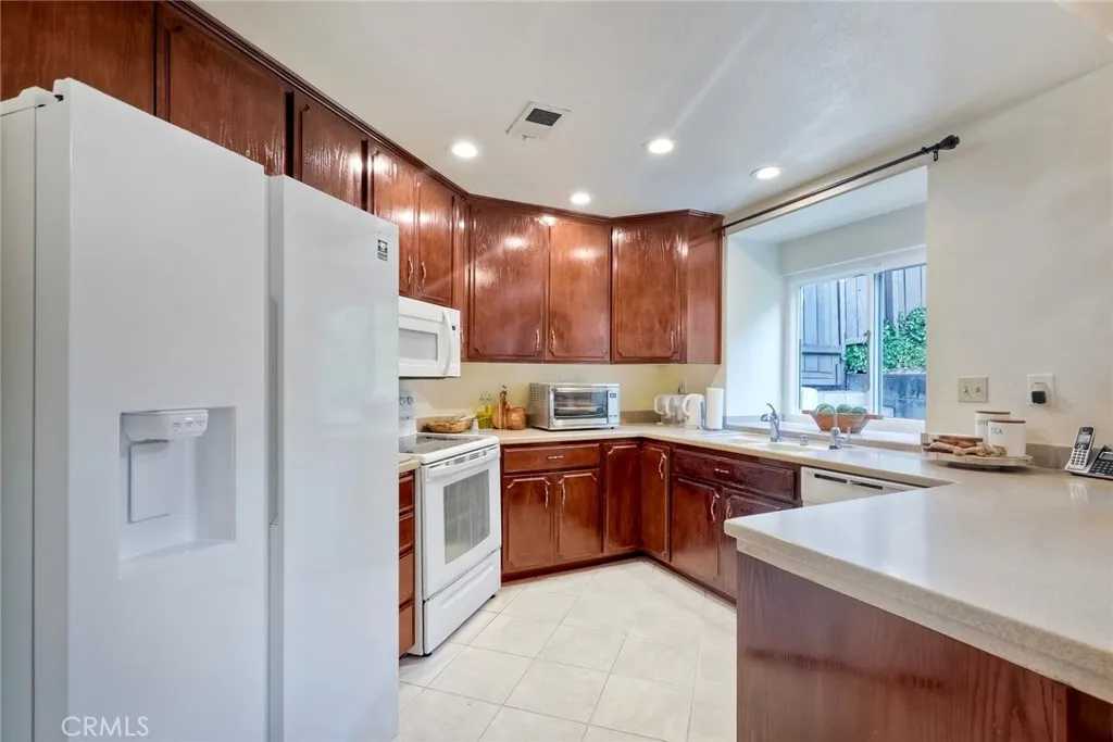 Photo #9: SW24166370 Listing: Photo #9