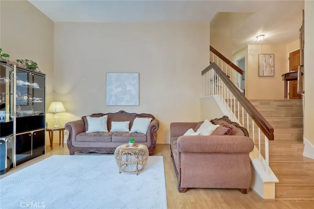 Photo #3: SW24166370 Listing 