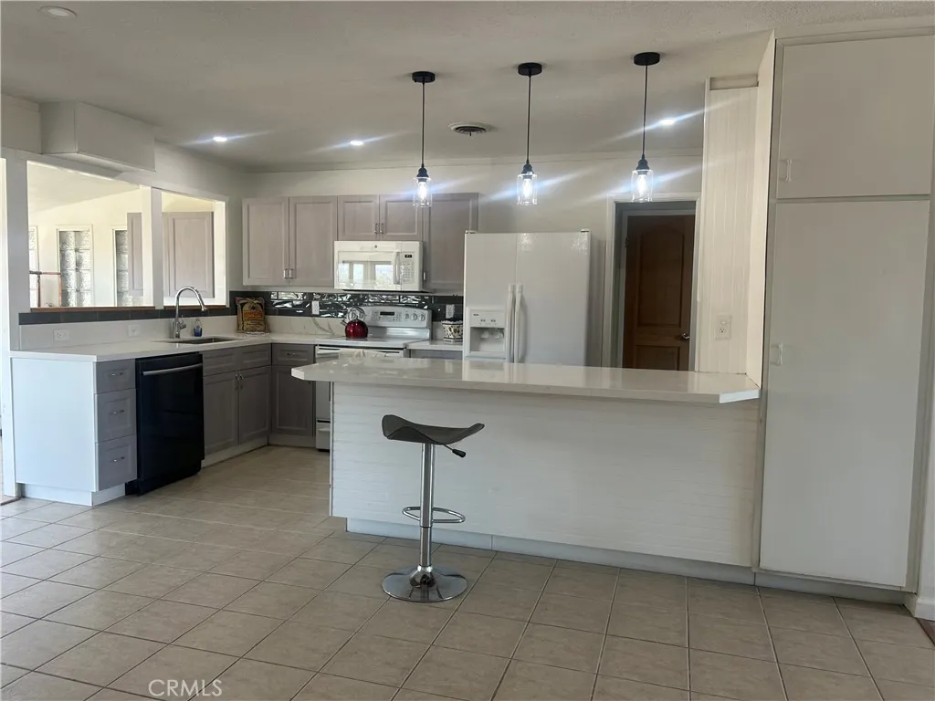 https://cdn.realtyfeed.com/cdn/127/306241333/4be29bc2f3a4b28706d9cfb4fd2d779d.webp