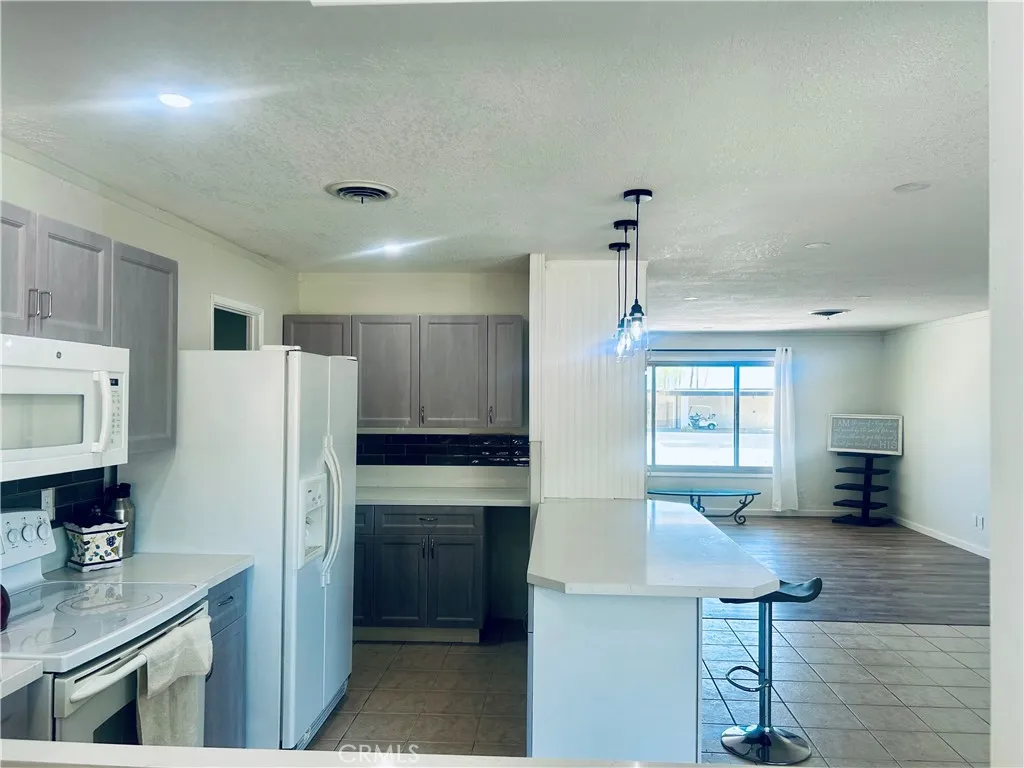 https://cdn.realtyfeed.com/cdn/127/306241333/5c96249e47d6081b52e7224ea6faf20d.webp