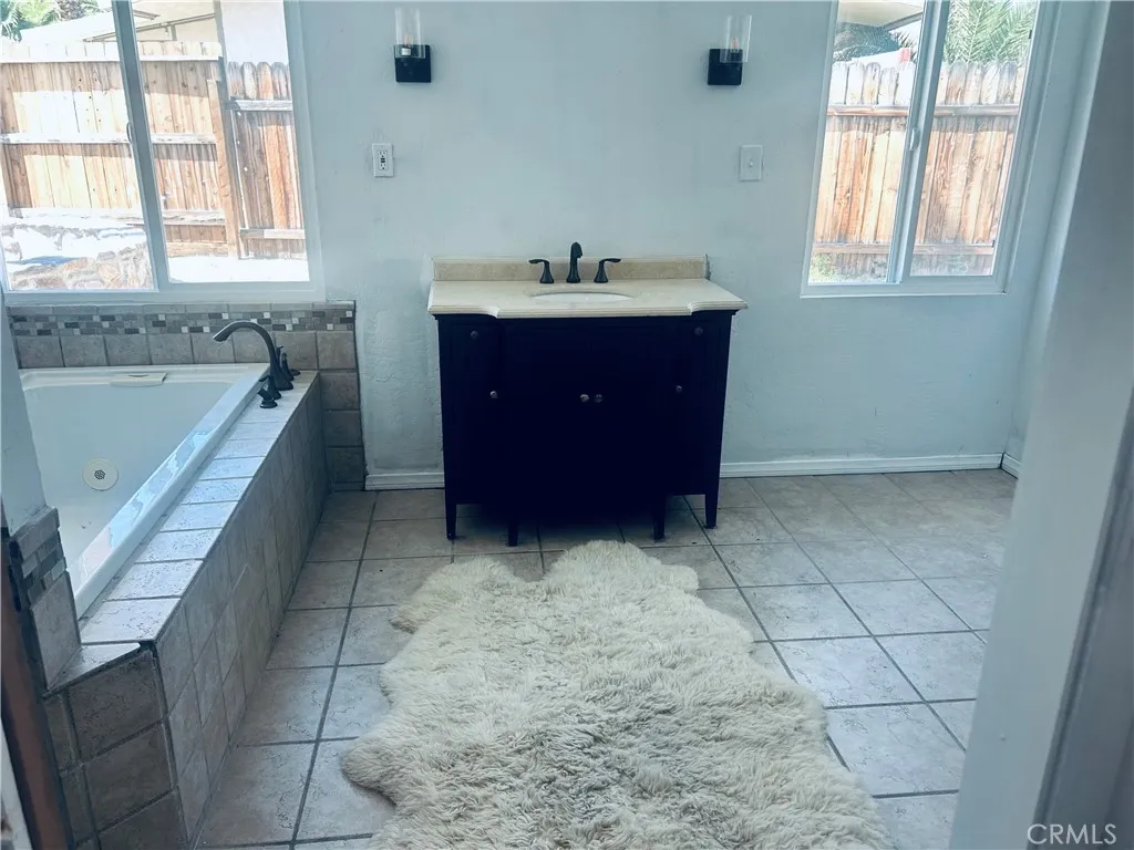 https://cdn.realtyfeed.com/cdn/127/306241333/8a7d65c54f704ef35f9b4fa1bd091e84.webp