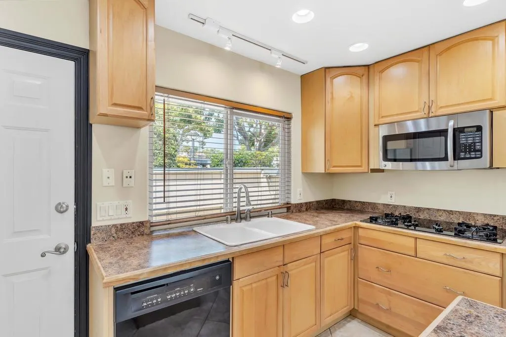 https://cdn.realtyfeed.com/cdn/127/306241775/64c7e906d236e467648ef435d6c62780.webp