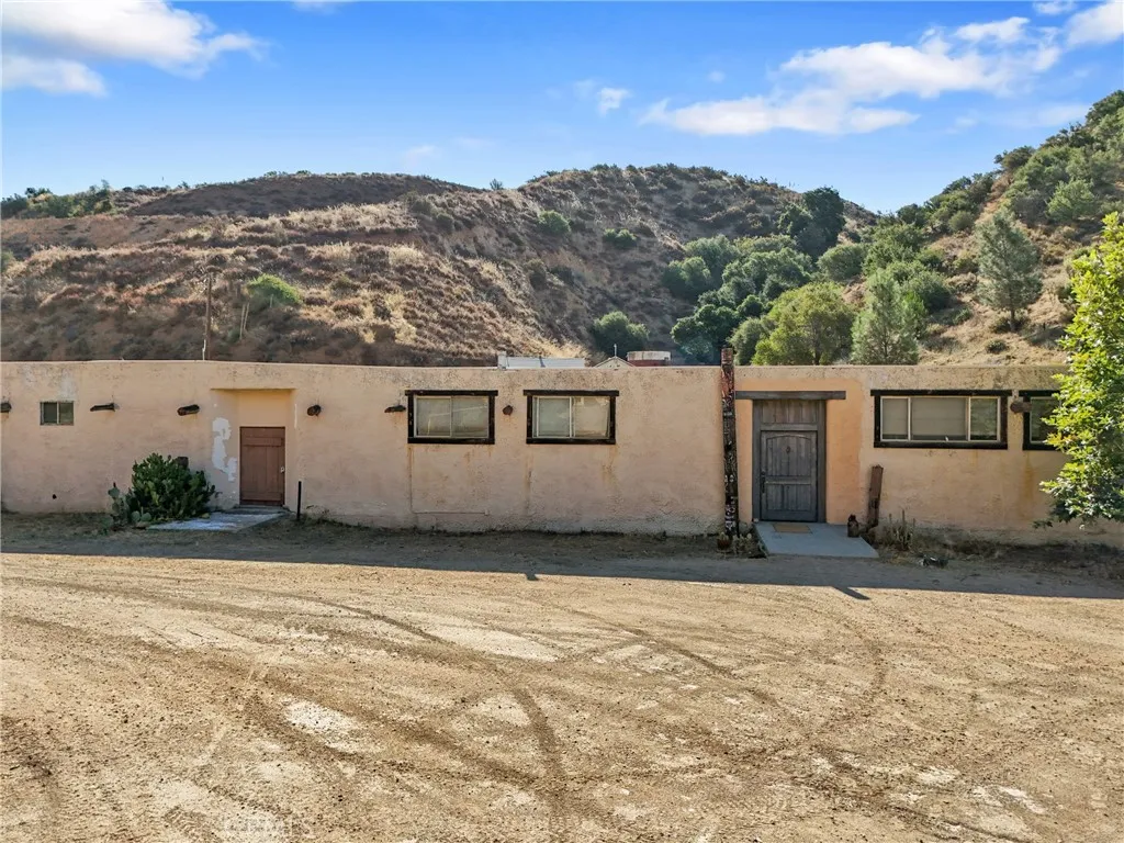 13684 Sierra, Agua Dulce, Ca 91390 - Photo 4 of 28, Agua Dulce, CA