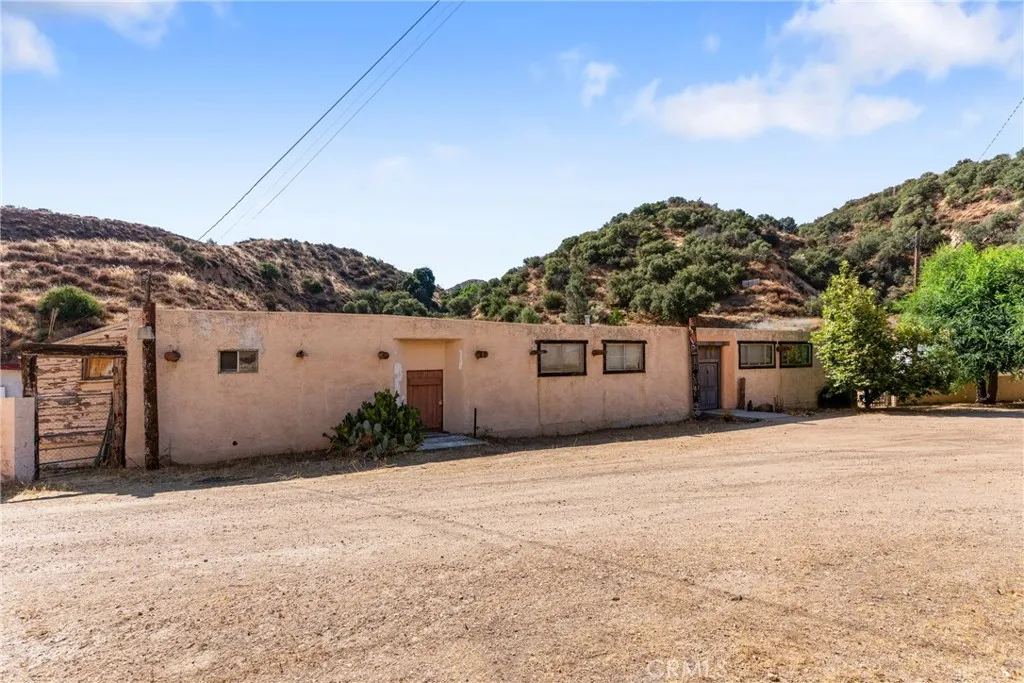 13684 Sierra, Agua Dulce, Ca 91390 - Photo 2 of 28, Agua Dulce, CA