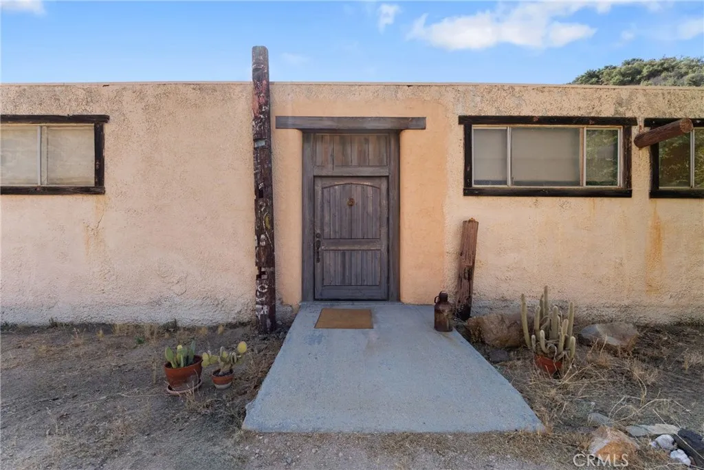 13684 Sierra, Agua Dulce, Ca 91390 - Photo 3 of 28, Agua Dulce, CA