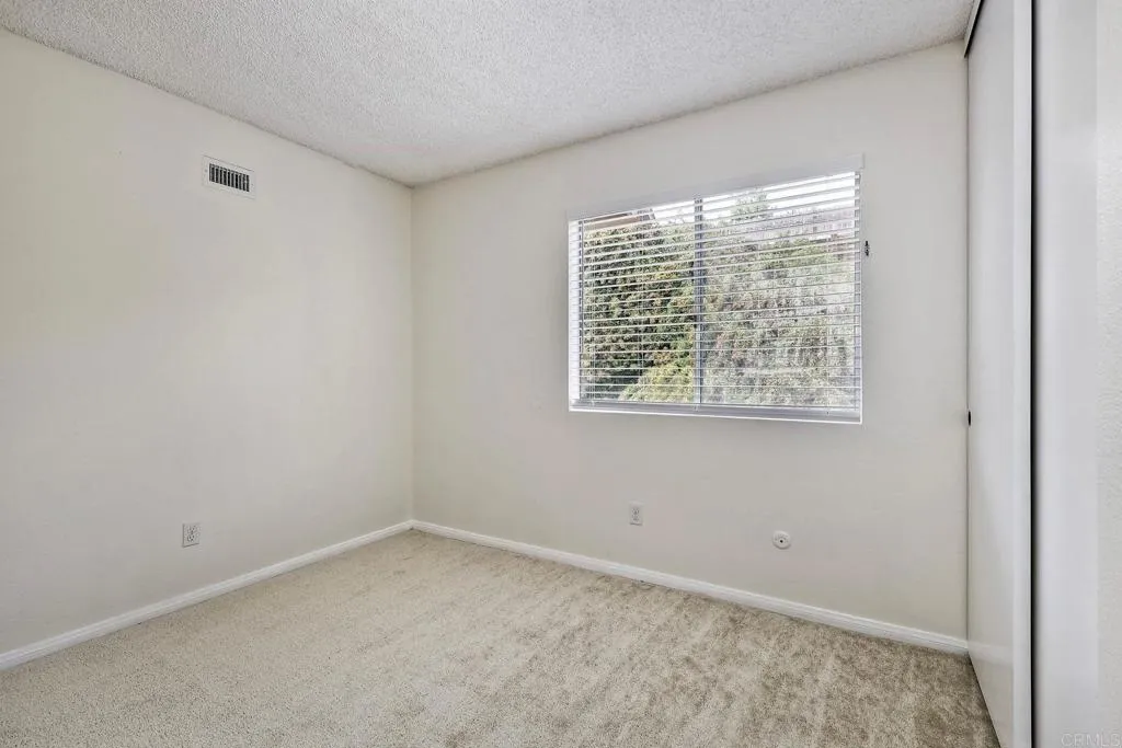 https://cdn.realtyfeed.com/cdn/127/306242004/34c0b4b04dfed991e9bf62c461e563ff.webp