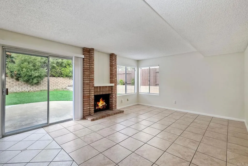 https://cdn.realtyfeed.com/cdn/127/306242004/4217bdba45e543a8f89bc6ab1270e711.webp