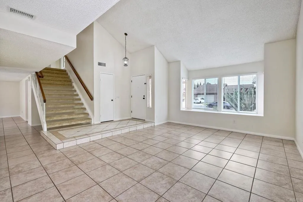 https://cdn.realtyfeed.com/cdn/127/306242004/f6d3a5ce526163c65fae3dabff32d83a.webp