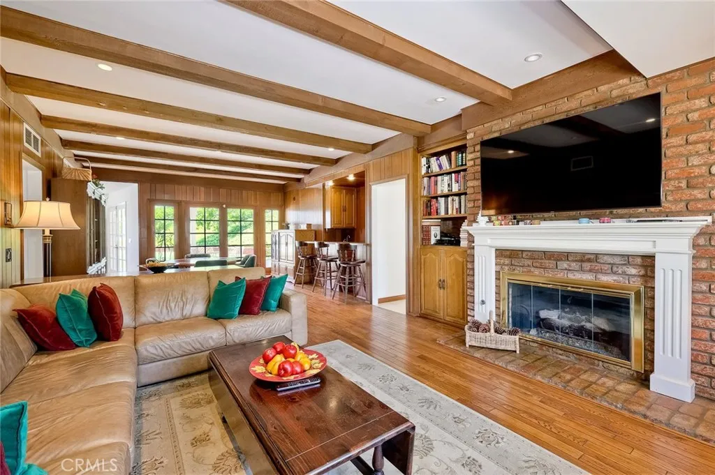 https://cdn.realtyfeed.com/cdn/127/306243871/258c6400999ec87a78520d01427cf187.webp