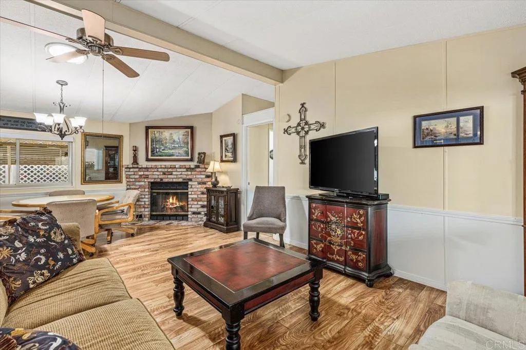 https://cdn.realtyfeed.com/cdn/127/306244339/07dcd1952b79096dd51420cc988f3d47.webp