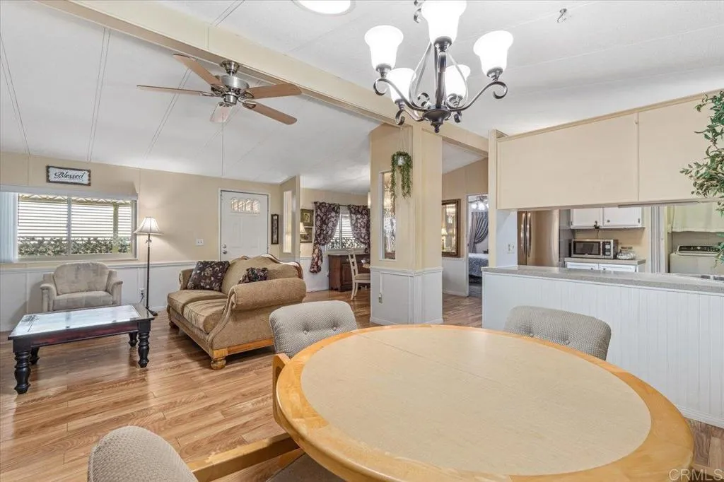 https://cdn.realtyfeed.com/cdn/127/306244339/8d80f53a3c0e9cd9542f3a1a5fab718a.webp