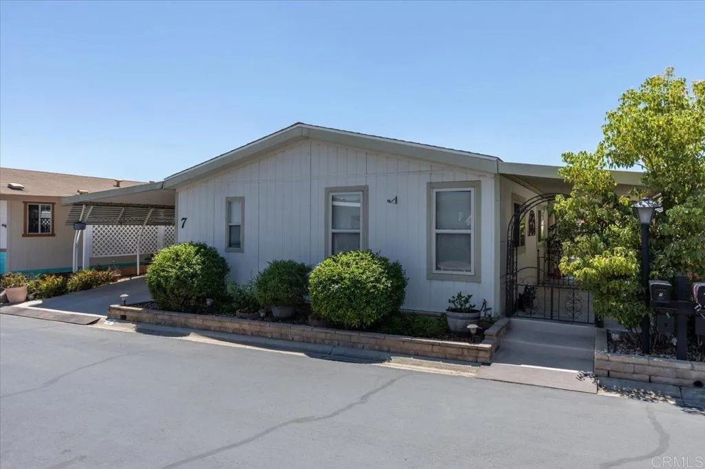 https://cdn.realtyfeed.com/cdn/127/306244339/cd05dcfa10175aaf350bd48e3e49d454.webp