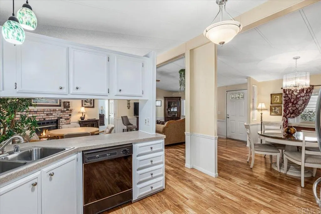 https://cdn.realtyfeed.com/cdn/127/306244339/da2f900e80b286f0bfb0ce093a0f8ec7.webp