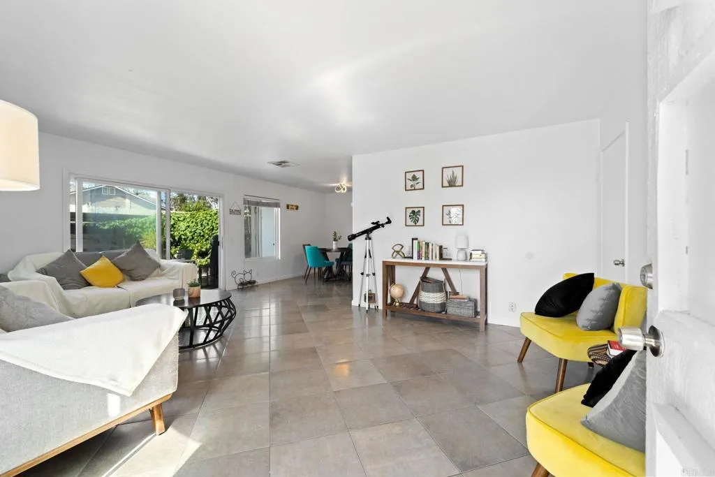 https://cdn.realtyfeed.com/cdn/127/306244762/e8e7911d6ff6f7ec3be278cf22a6e570.webp