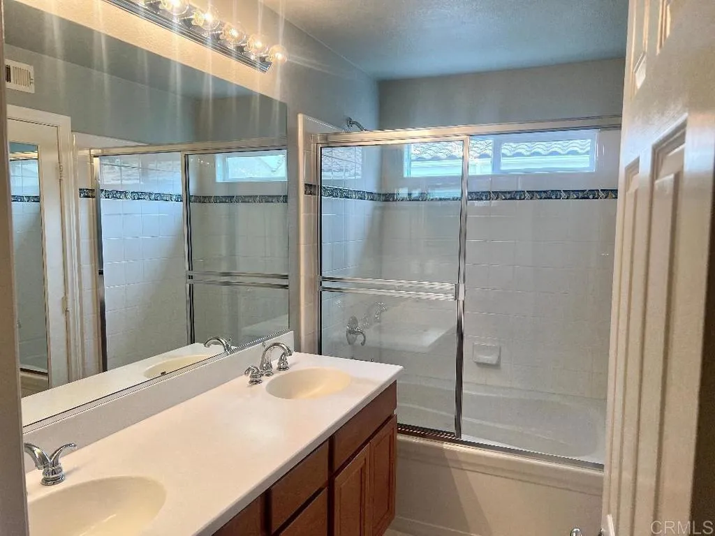 https://cdn.realtyfeed.com/cdn/127/306244973/8b9500edf87ff82e69e11d1bfc18ae30.webp