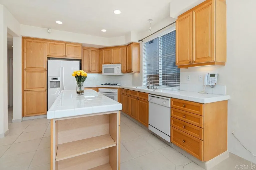 https://cdn.realtyfeed.com/cdn/127/306245838/bc6e91b7a7bf8f563ed764f937375943.webp