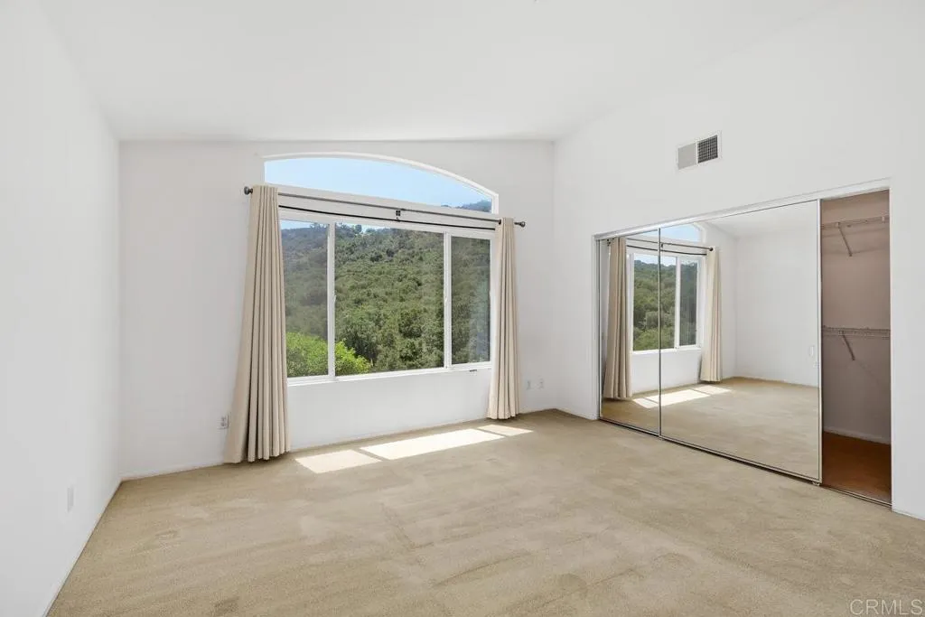 https://cdn.realtyfeed.com/cdn/127/306245838/bf51e9cfc5e39d07f41f5a4c2f34f367.webp
