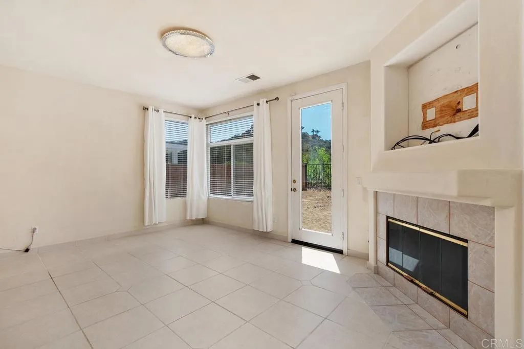 https://cdn.realtyfeed.com/cdn/127/306245838/ec88a39488fc13f95703dfd632c738d7.webp