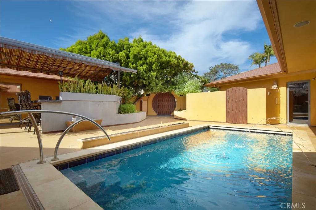 111 La Senda Drive, Laguna Beach, CA, 92651