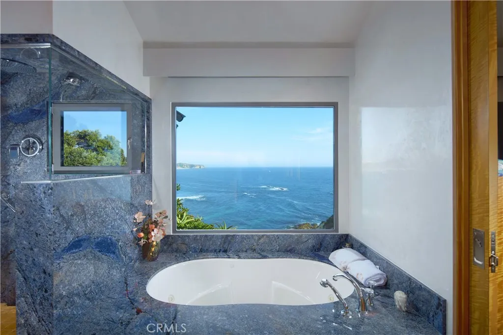 111 La Senda Drive, Laguna Beach, CA, 92651