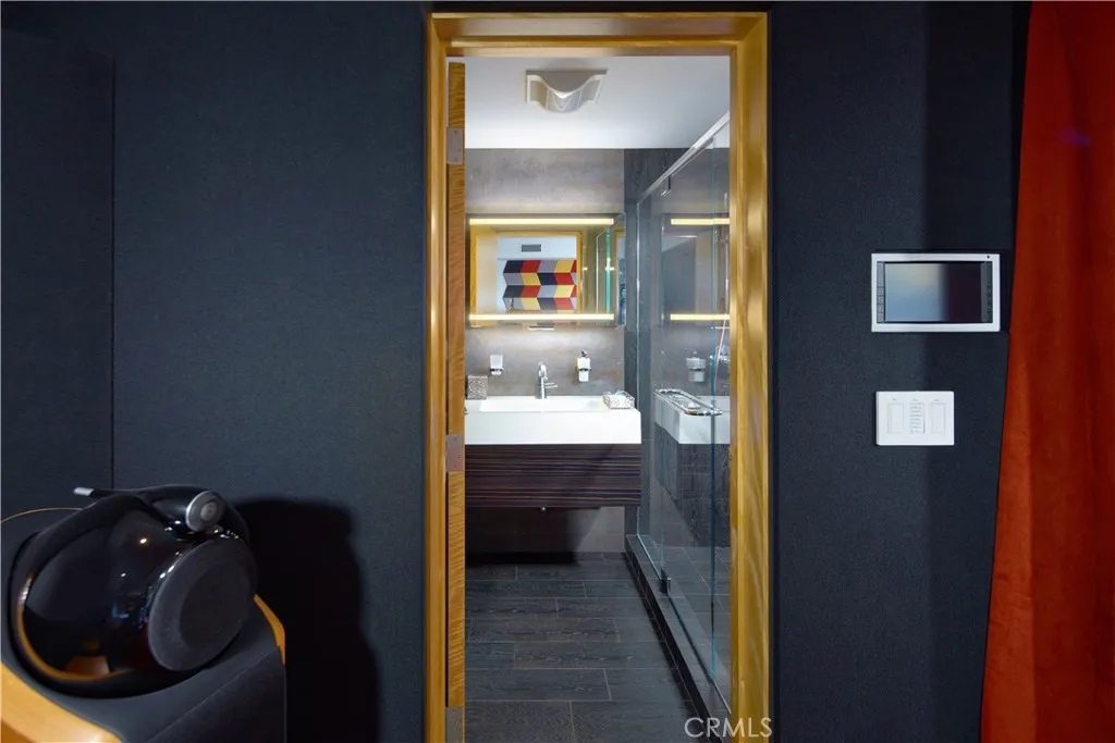 111 La Senda Drive, Laguna Beach, CA, 92651