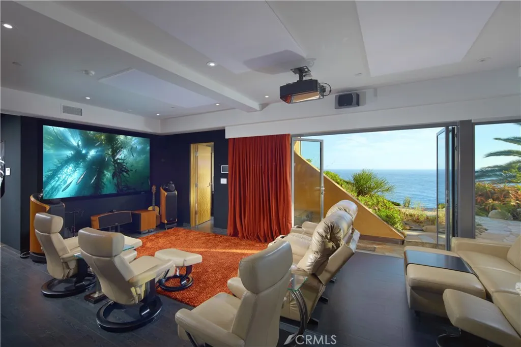 111 La Senda Drive, Laguna Beach, CA, 92651