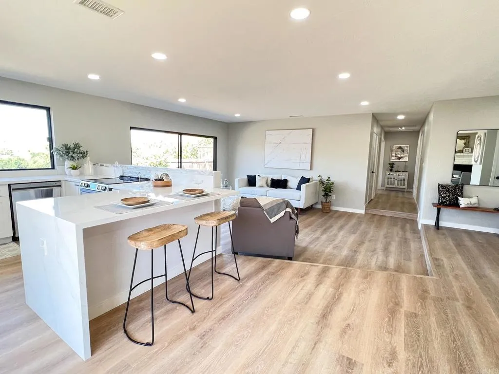 https://cdn.realtyfeed.com/cdn/127/306246873/931a6fd0a9291827f18de0400474cc21.webp