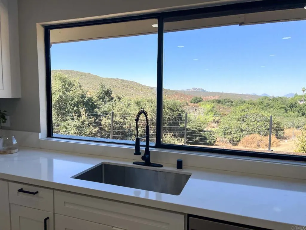 https://cdn.realtyfeed.com/cdn/127/306246873/e9b81f11f4489f07cc0a00bd9cddde39.webp