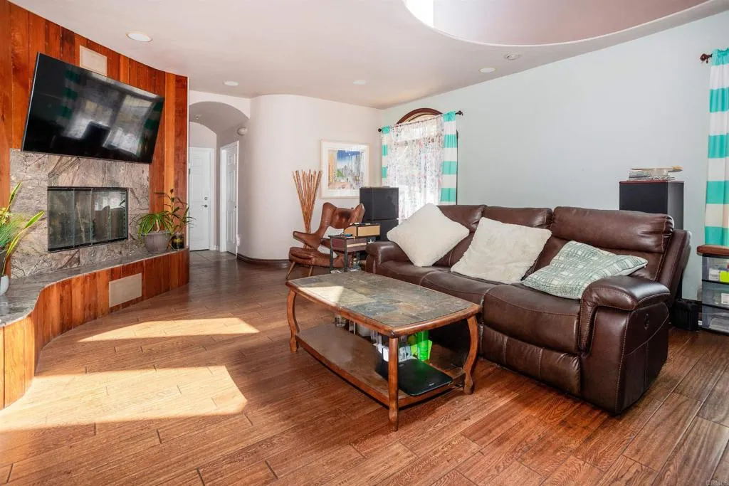 https://cdn.realtyfeed.com/cdn/127/306247341/e1363fce4dbf0494144b3cc91e316034.webp