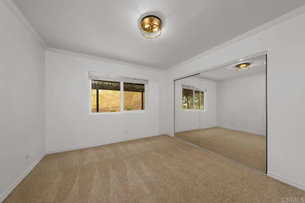 https://cdn.realtyfeed.com/cdn/127/306247983/8c292d8da30f603c124038ac8b791dd8.webp