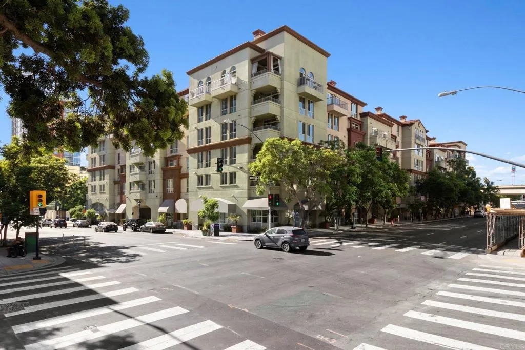 https://cdn.realtyfeed.com/cdn/127/306251761/7936b3611950d3560ea2a1b9a953d773.webp
