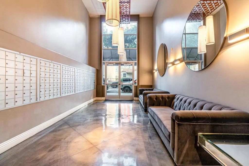 https://cdn.realtyfeed.com/cdn/127/306251761/f6b88b62b70e484be5ec4725bd1fb819.webp