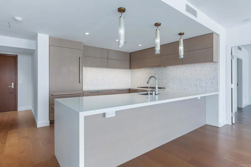 Photo #5: NDP2407779 Listing 