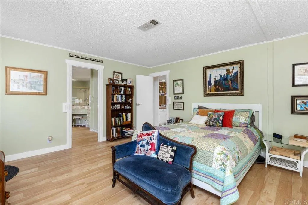 https://cdn.realtyfeed.com/cdn/127/306254642/58813cbc0842e2d69217e372be62b902.webp
