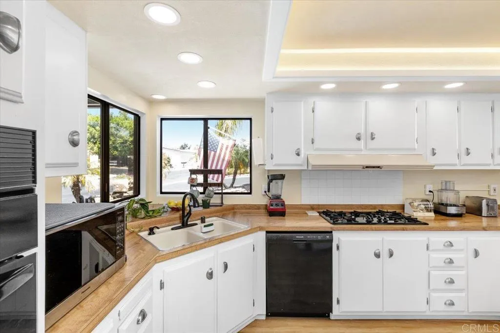 https://cdn.realtyfeed.com/cdn/127/306254642/ac08fcf2e1257b313b13e19da3f1a5cb.webp