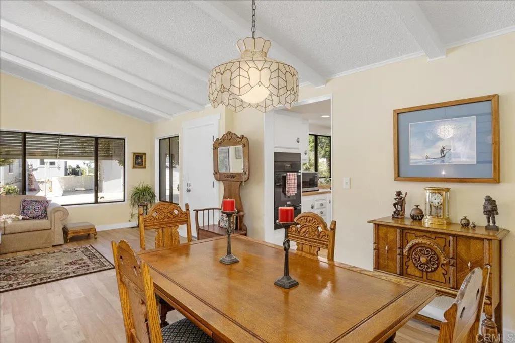 https://cdn.realtyfeed.com/cdn/127/306254642/b6b930d332efad376c4038b5bb6ce42e.webp