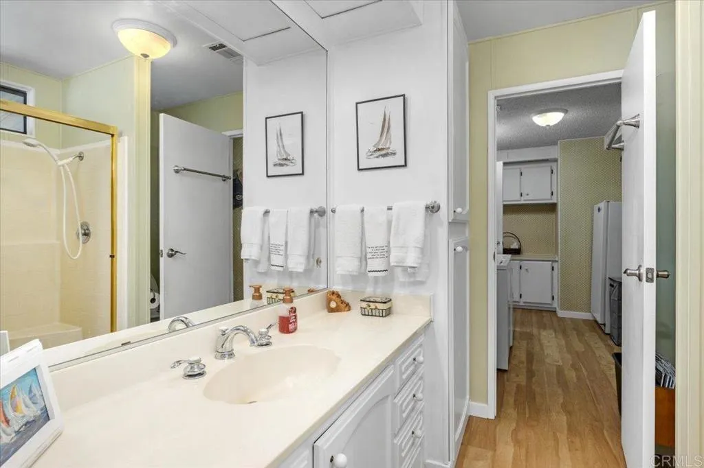 https://cdn.realtyfeed.com/cdn/127/306254642/e05a43ca4ea5b35ff9f850c3d7e753d6.webp