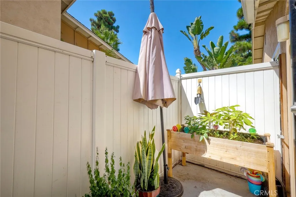 Photo #5: EV24180859 Listing 