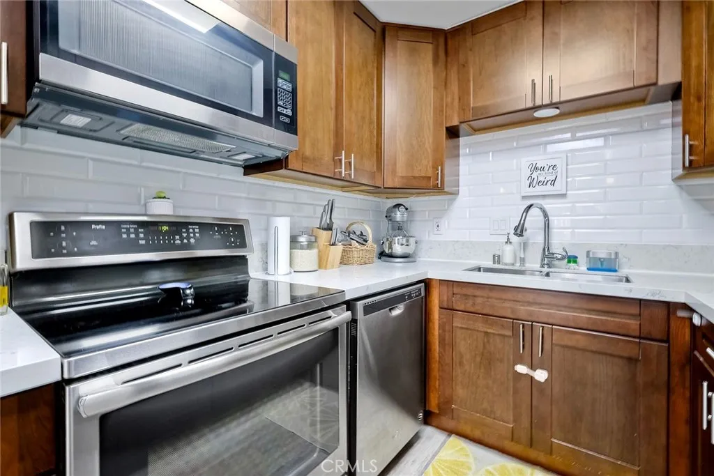 https://cdn.realtyfeed.com/cdn/127/306254928/d831adb8937a310d32c11de7f9aec10a.webp