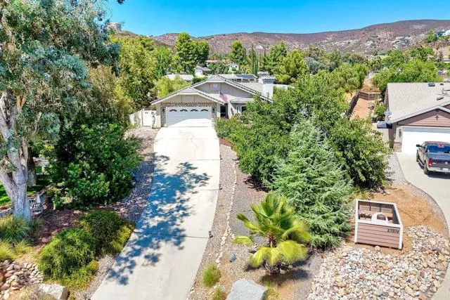 https://cdn.realtyfeed.com/cdn/127/306255835/12f6c8841dcaf60774f61145c591a755.webp