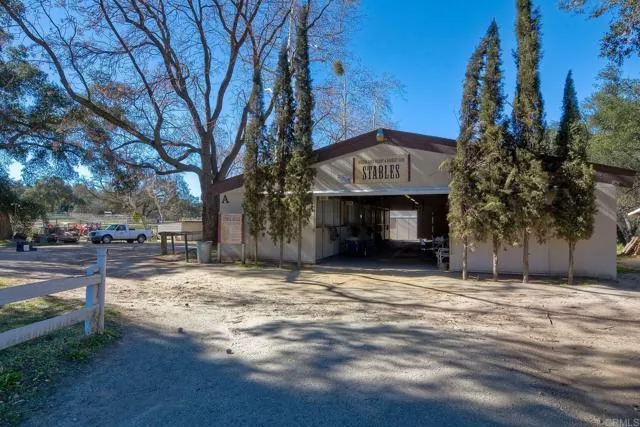 https://cdn.realtyfeed.com/cdn/127/306255835/8411cc0314442e9b6ef739f67d407ef0.webp