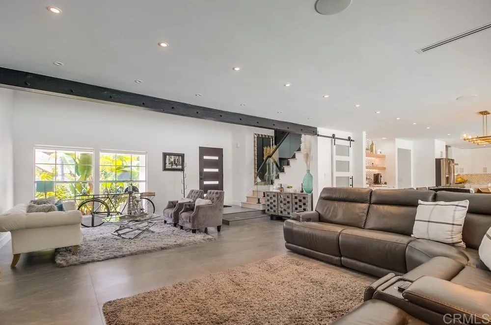 https://cdn.realtyfeed.com/cdn/127/306255851/1ab47d3e1d31f76775ad94c5ff994e7b.webp