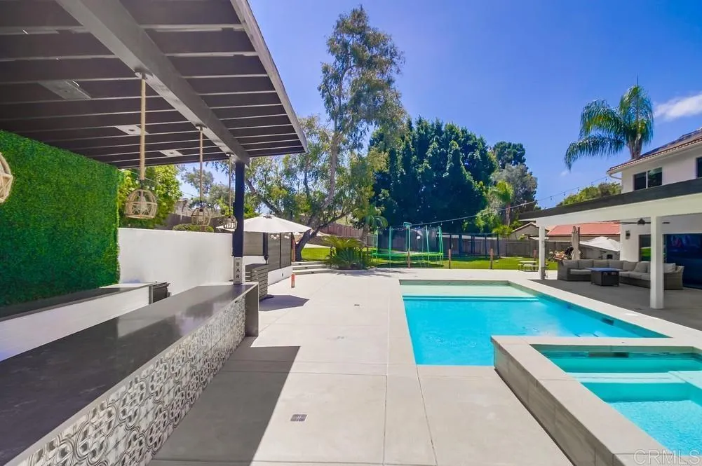 https://cdn.realtyfeed.com/cdn/127/306255851/45d93110c4ba1e8de195bf29757e39f7.webp