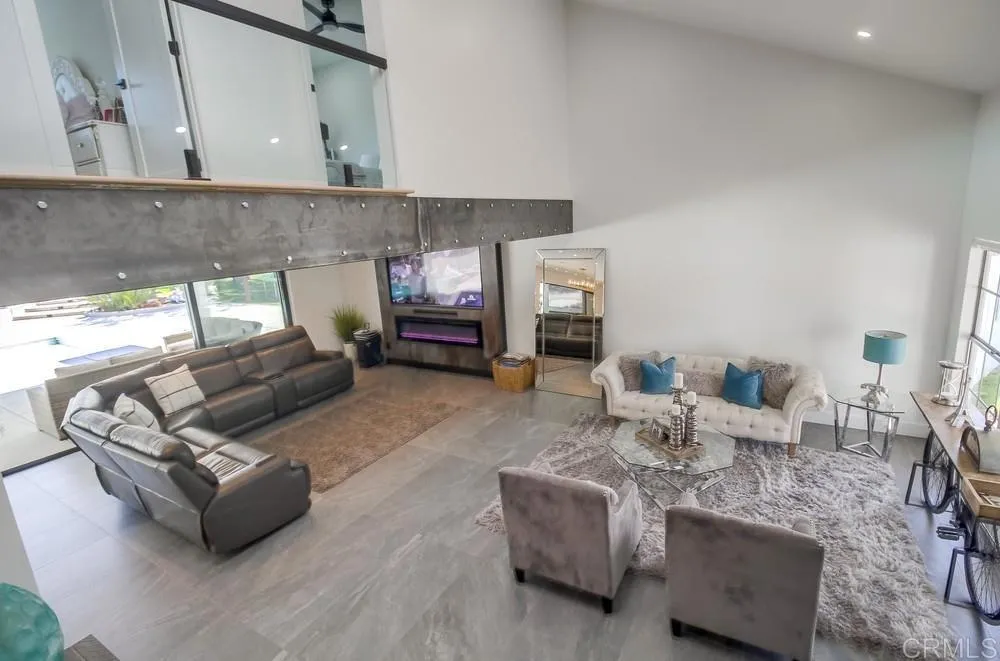https://cdn.realtyfeed.com/cdn/127/306255851/dca3aa972fb824a8e2e83daff6ab5cef.webp