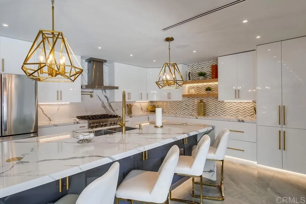 https://cdn.realtyfeed.com/cdn/127/306255851/f49a120b8a6d262e0554a7c6fb3f1400.webp