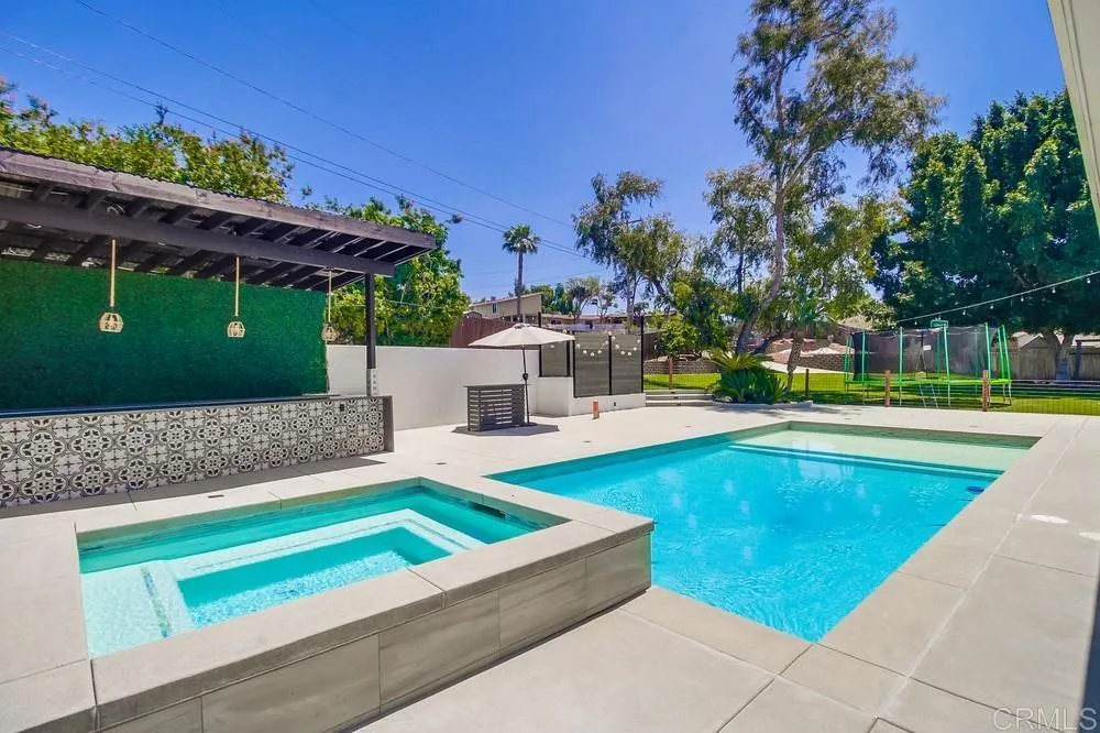 https://cdn.realtyfeed.com/cdn/127/306255851/f9fa01493105f606954dd5ab0863fd5f.webp