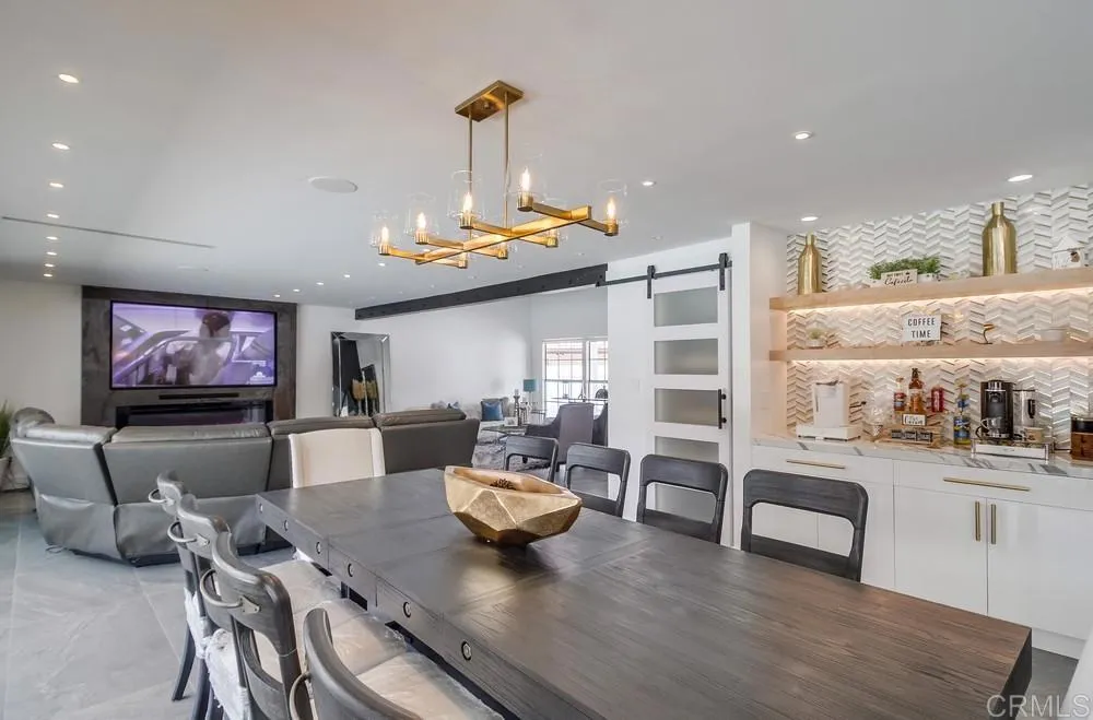 https://cdn.realtyfeed.com/cdn/127/306255851/fa8c2237dba651ee0c2b9db51ffb485b.webp