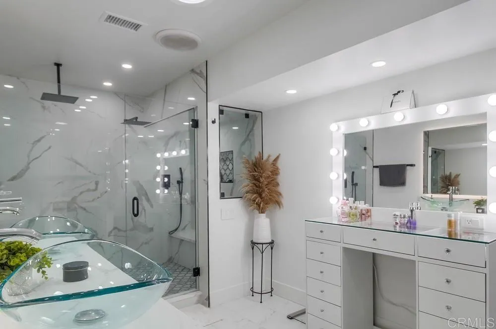 https://cdn.realtyfeed.com/cdn/127/306255851/fddcde693de7bbc8e0a04b4473aaa507.webp